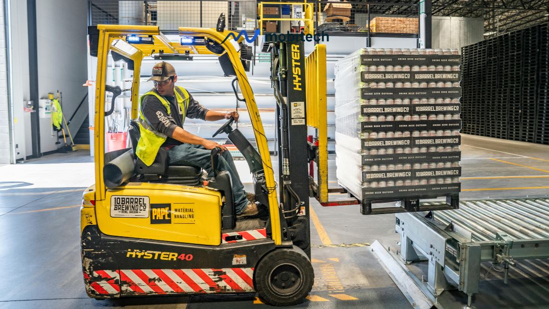 Forklift Operator Didalam Proses Management Gudang