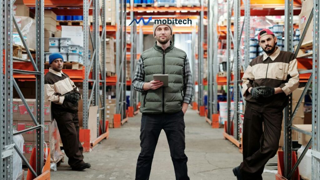 tim divisi logistik