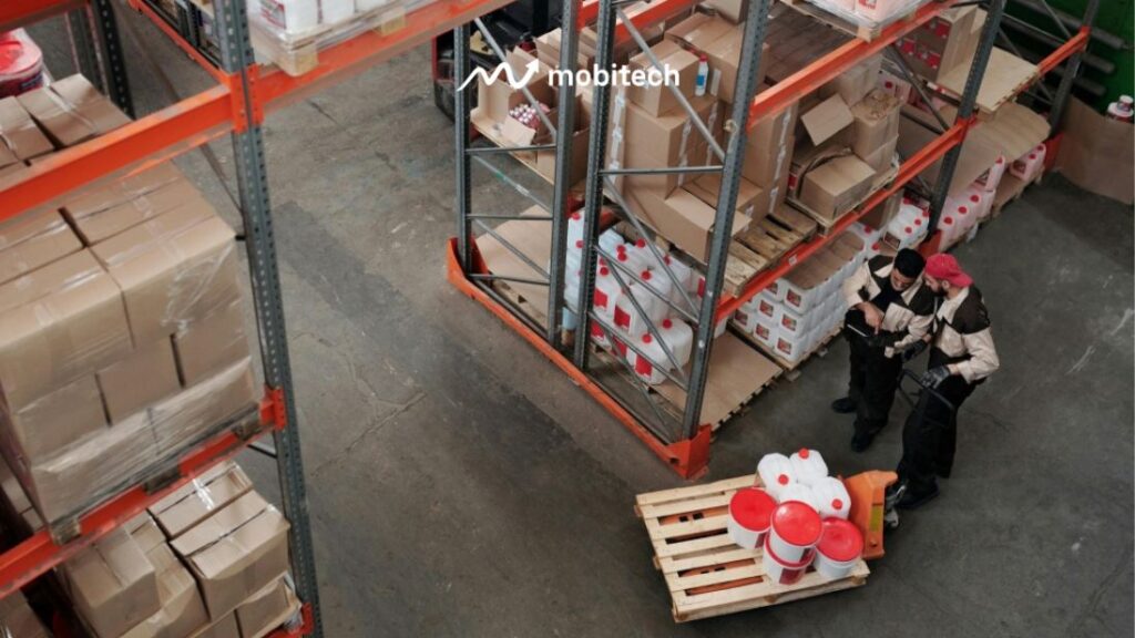 2 operator gudang suatu perusahaan